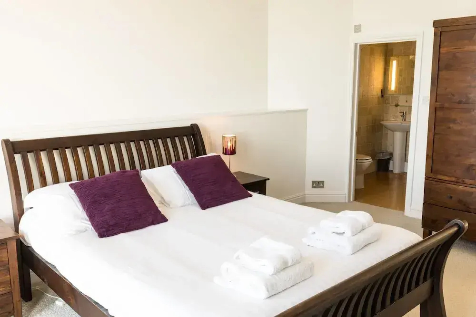 Waters Edge Apartment at Beach House