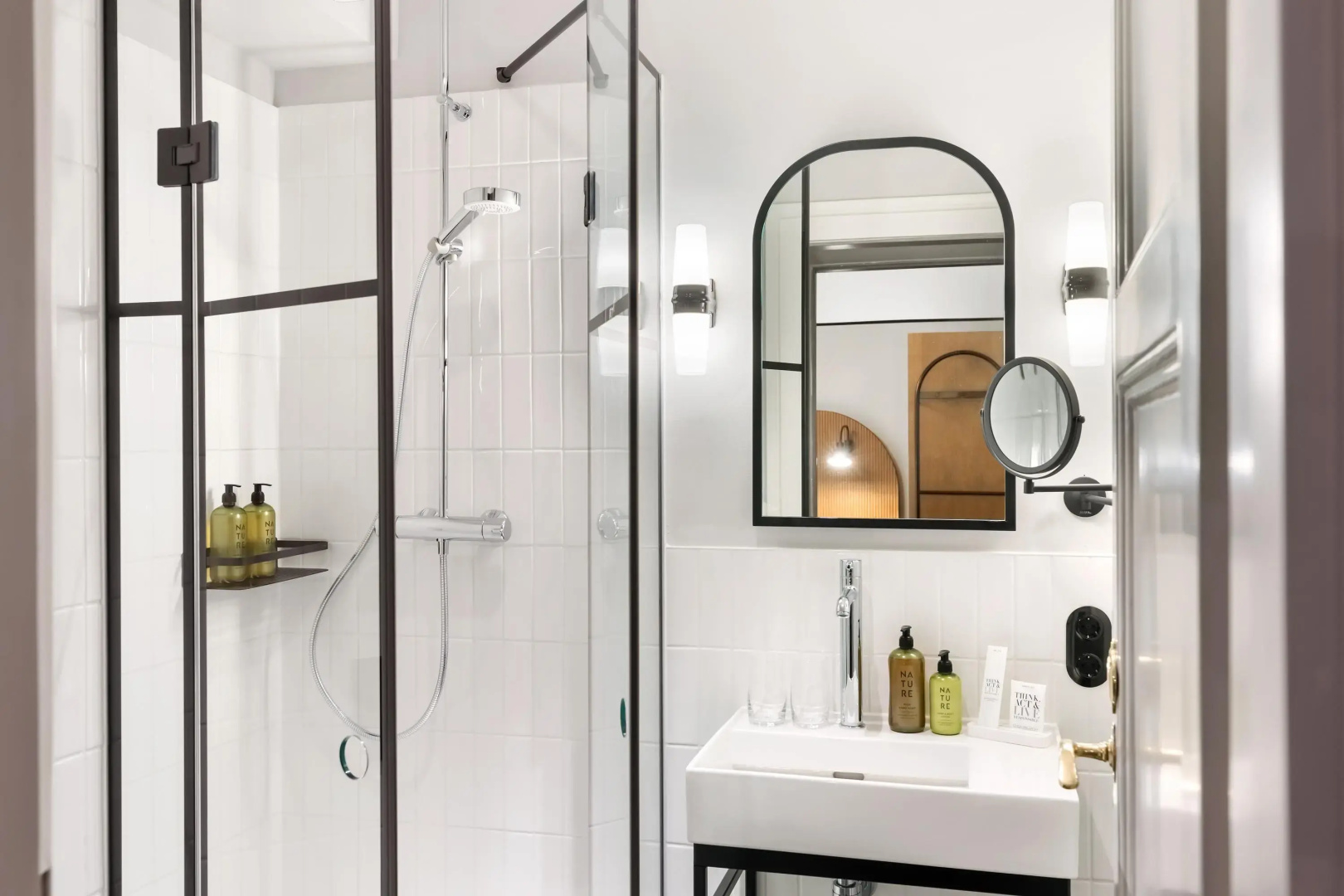 Hotel Astoria Vienna, Curio Collection by Hilton