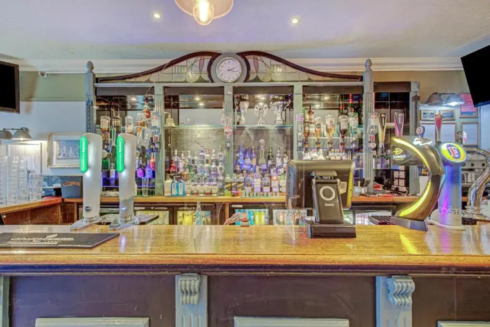 The Kinloch Arms Hotel