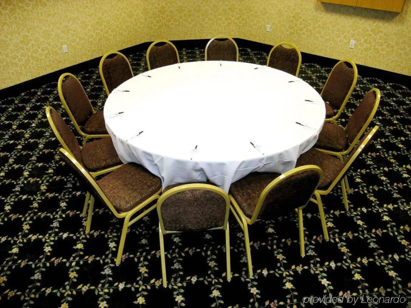 Holiday Inn Express & Suites Elk Grove Central - Hwy 99 by IHG