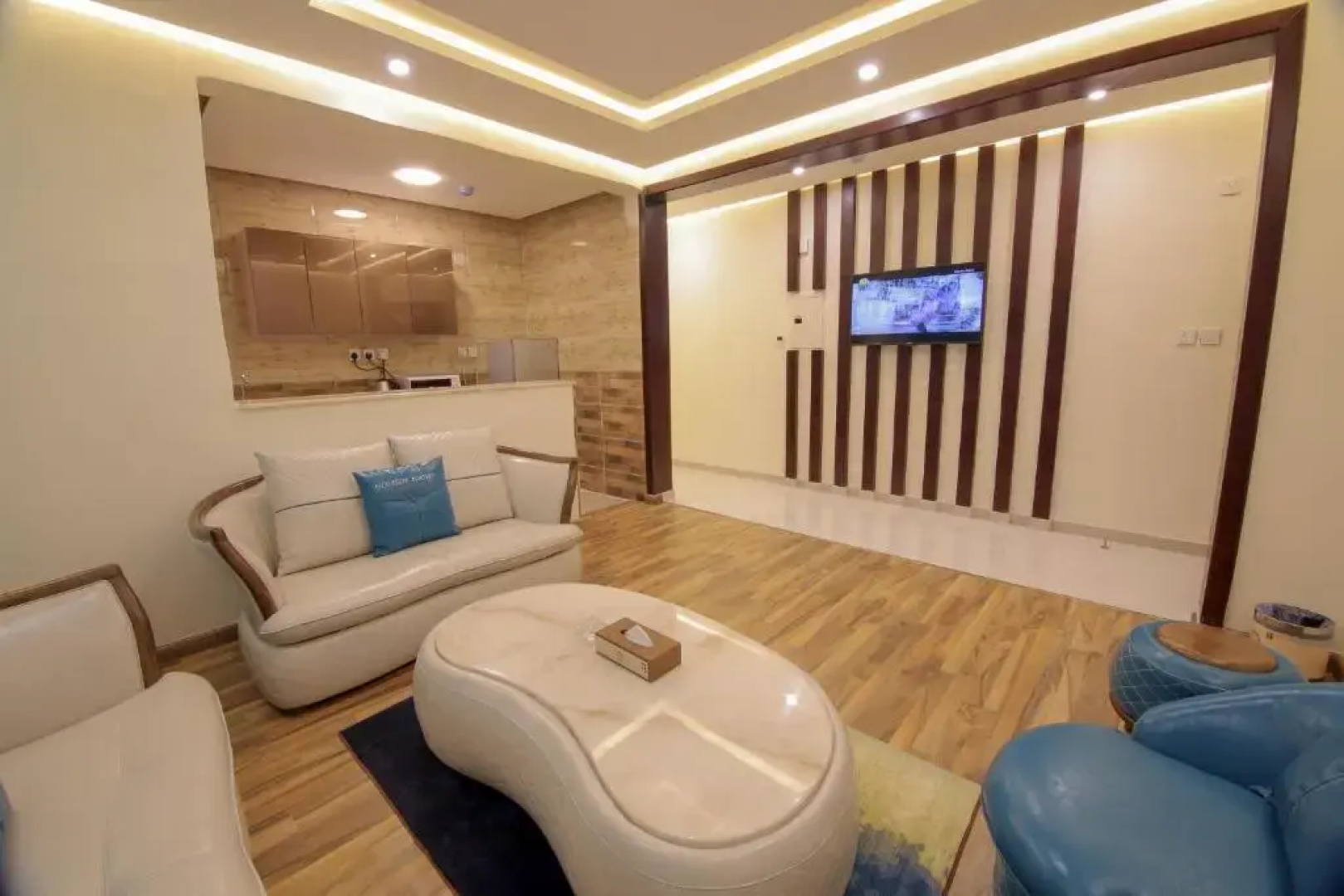 Golden Night Hotel
