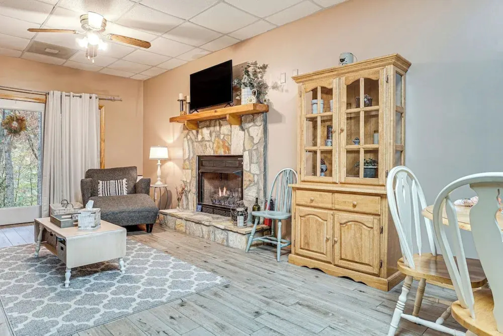 'innsbruck Alpine Getaway' w/ Shared Hot Tub!