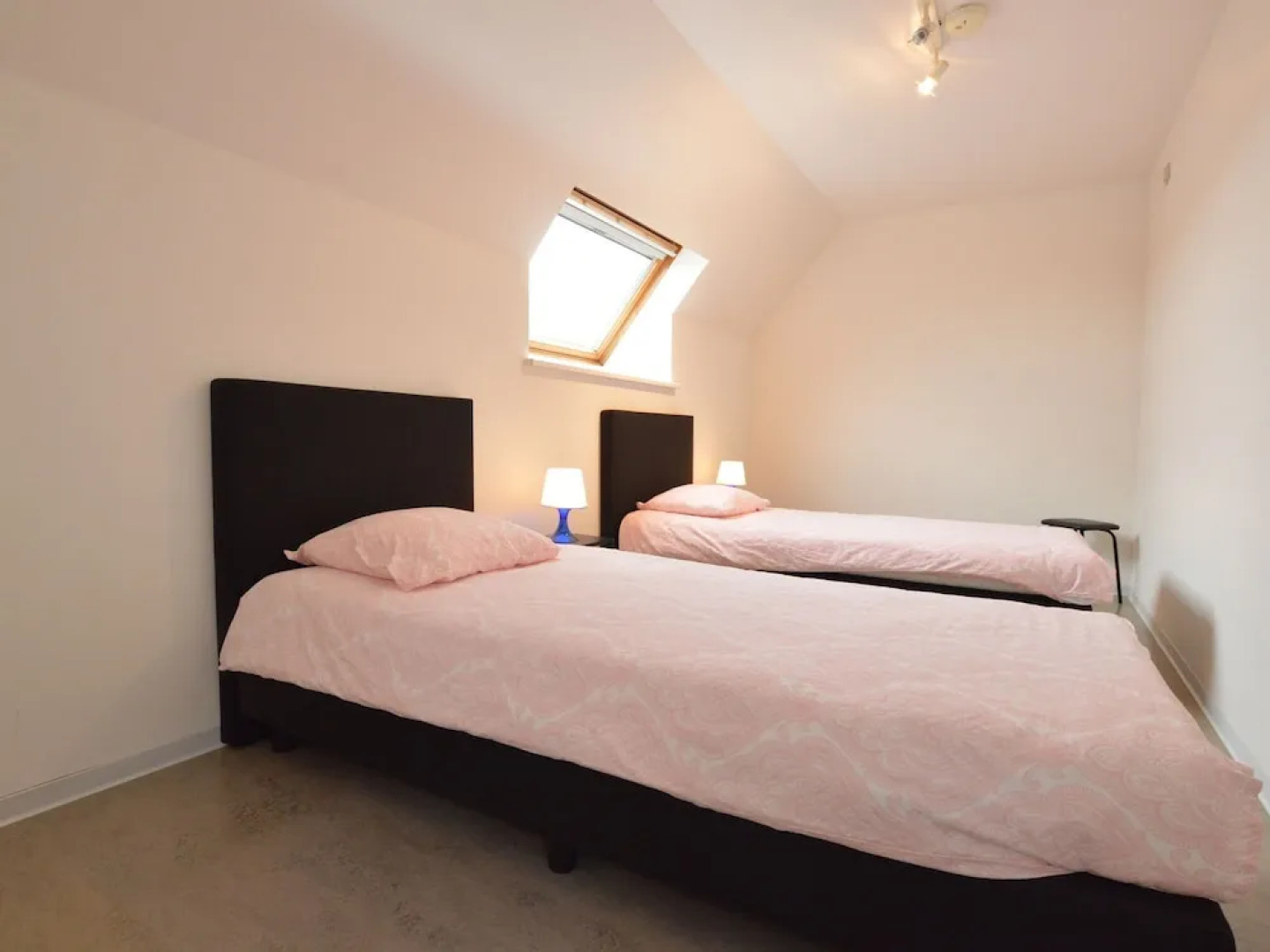 Villa in Heusden With Balcony, Terrace & Garden