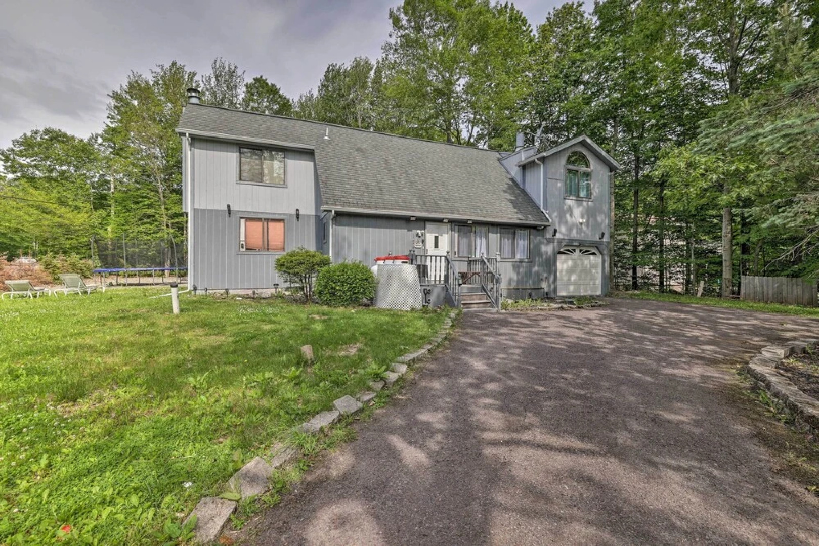 Pocono Mtn Retreat w/ Hot Tub < 11 Mi to Camelback