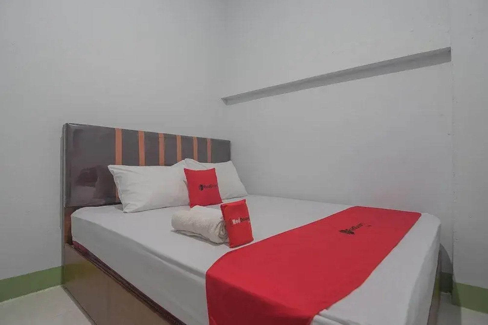 RedDoorz near RS Harapan Bersama