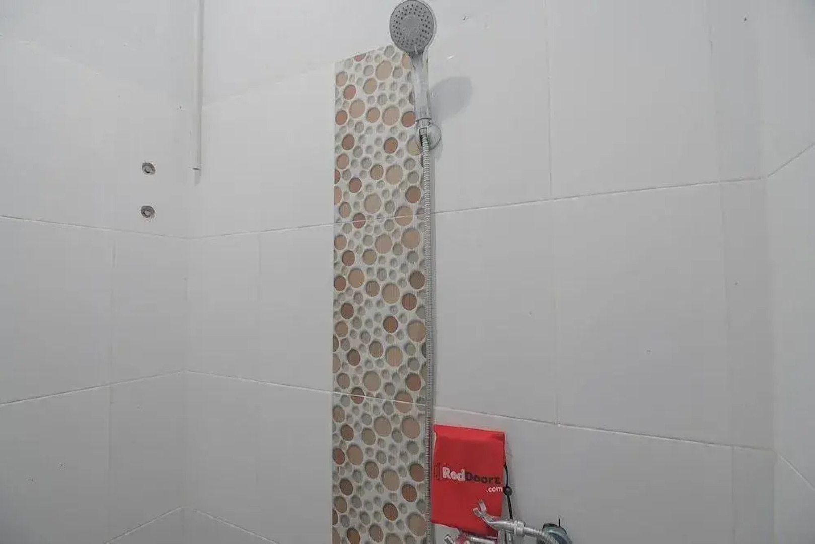 RedDoorz near RS Harapan Bersama