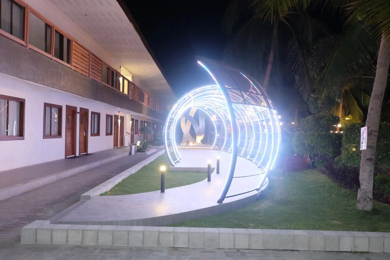 London Beach Resort and Hotel