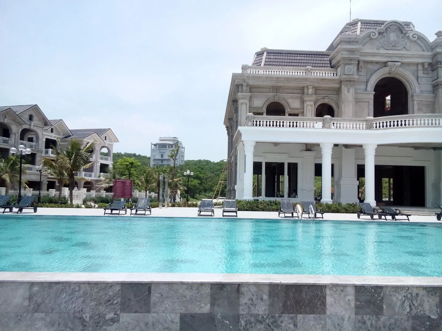 Paradise Suites Hotel