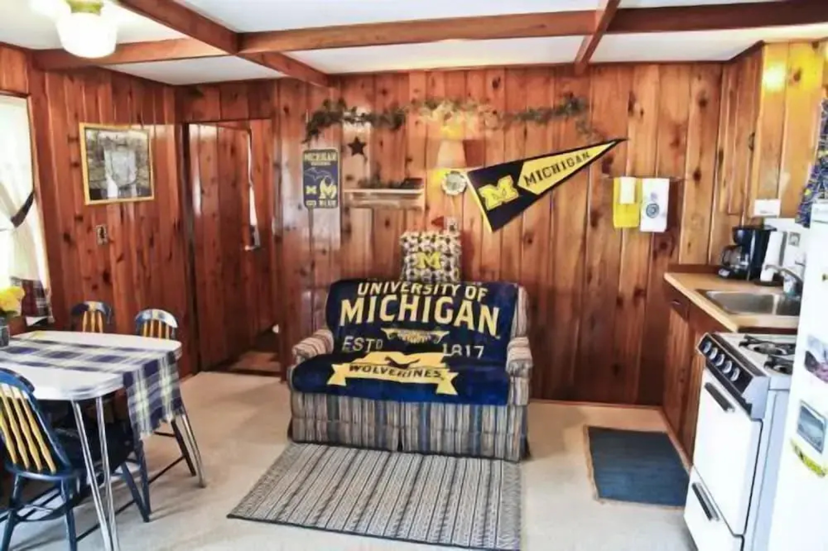 #2 - M Den 2 Bedroom Cabin by RedAwning