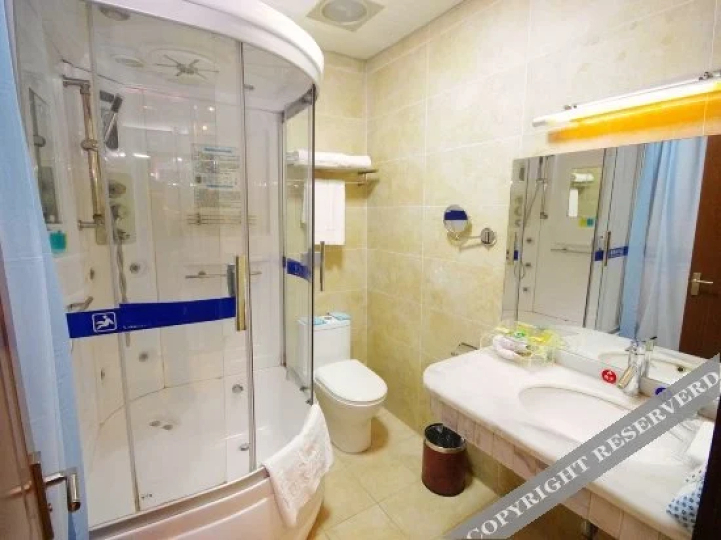 Chengzhong Blue Sky Hotel