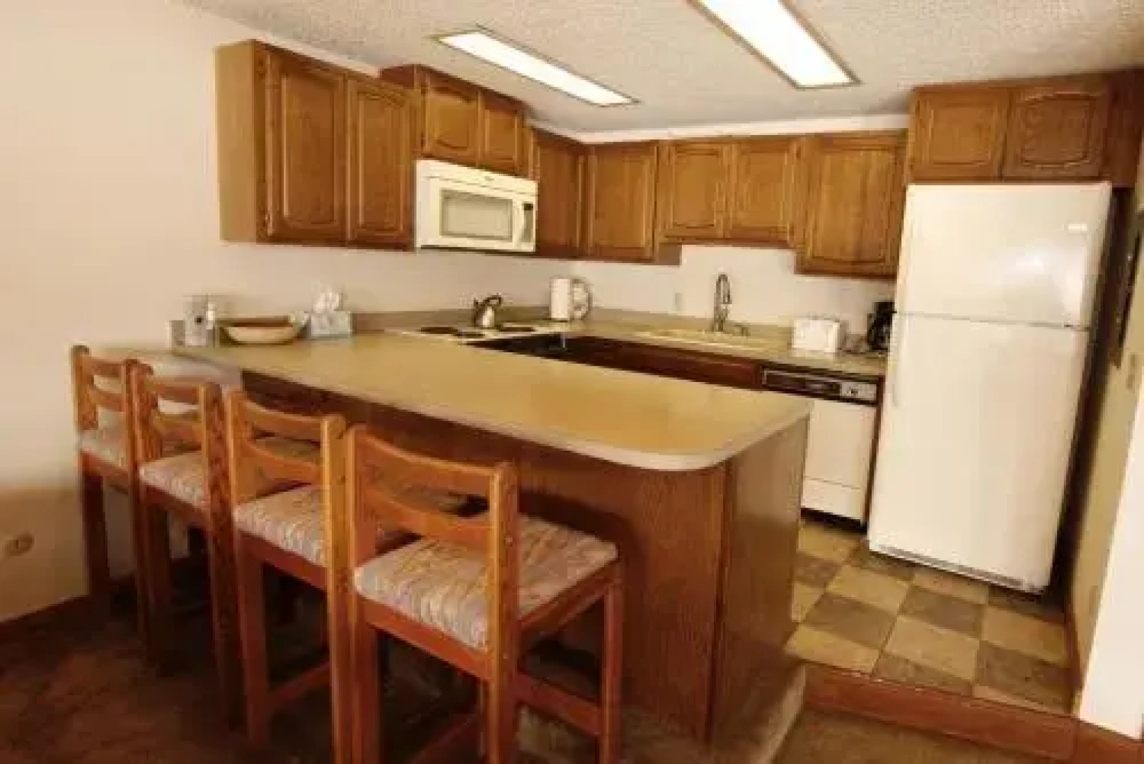 113AB Tennis Club by RedAwning