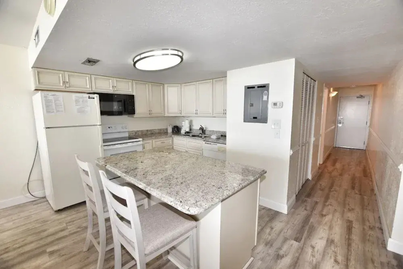 0301 Waters Edge Resort 3 Bedroom Condo by Redawning