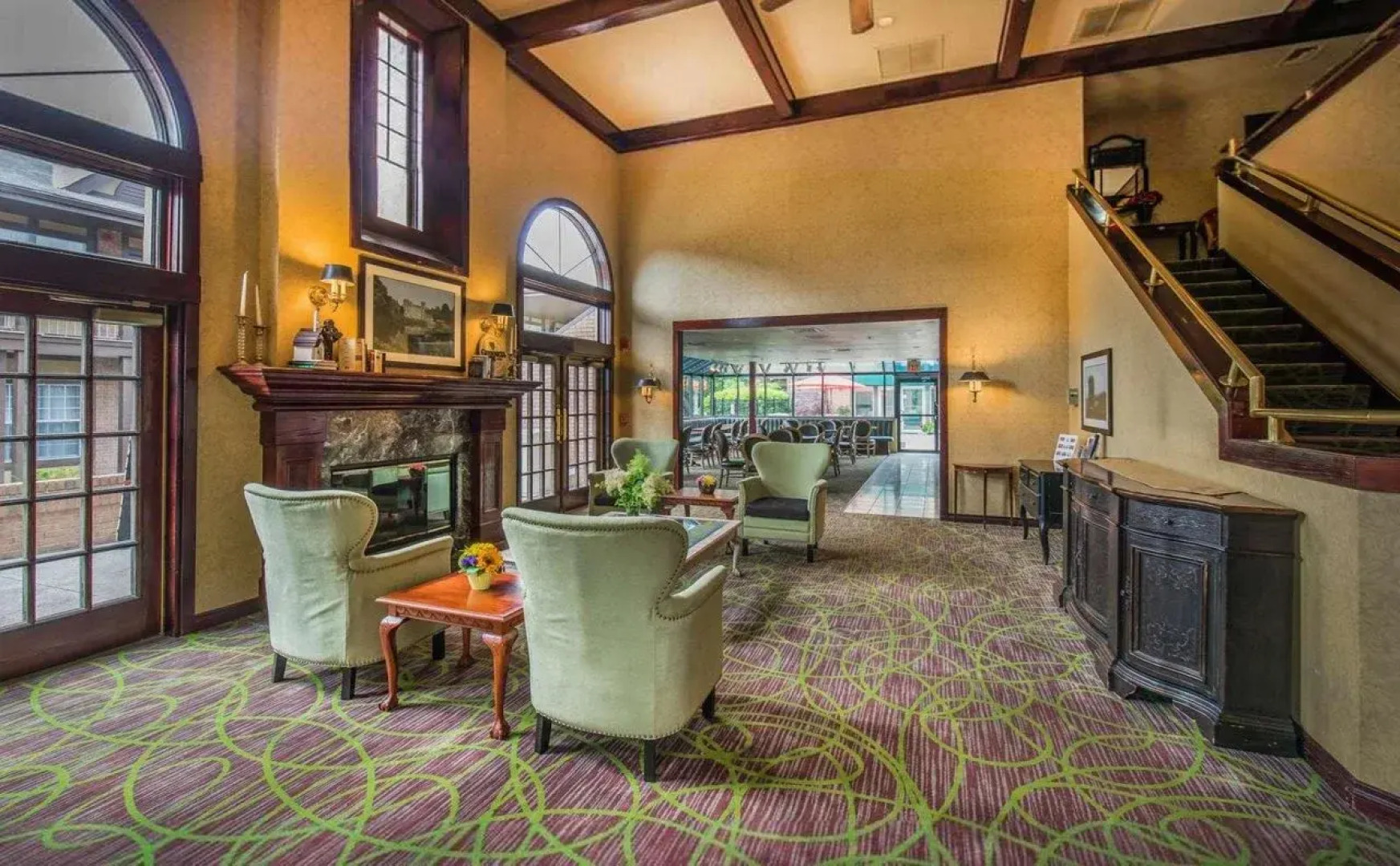 Cloverleaf Suites Columbus