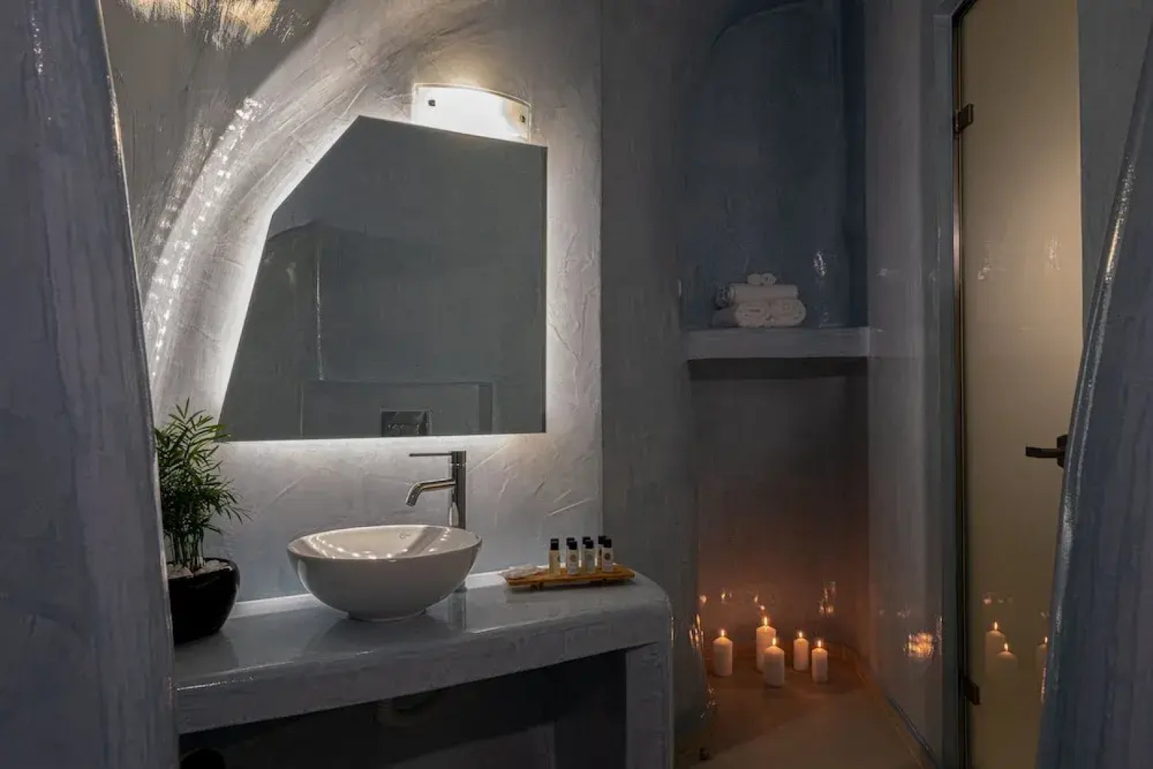 Santoterra Antigua Suites