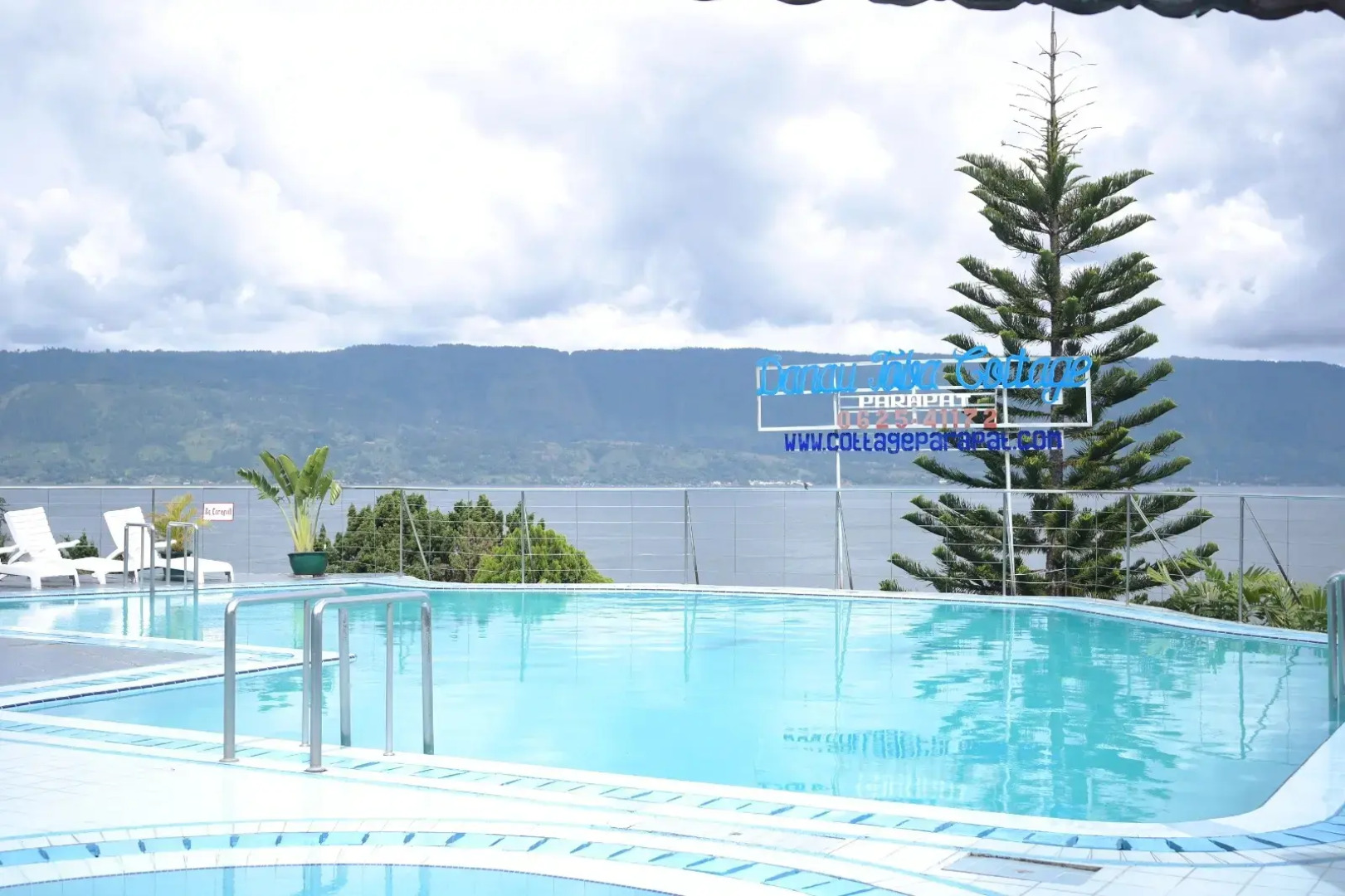 Danau Toba International Cottage