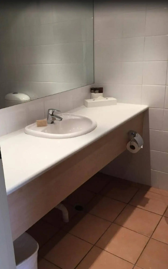 Outback Hotel & Lodge