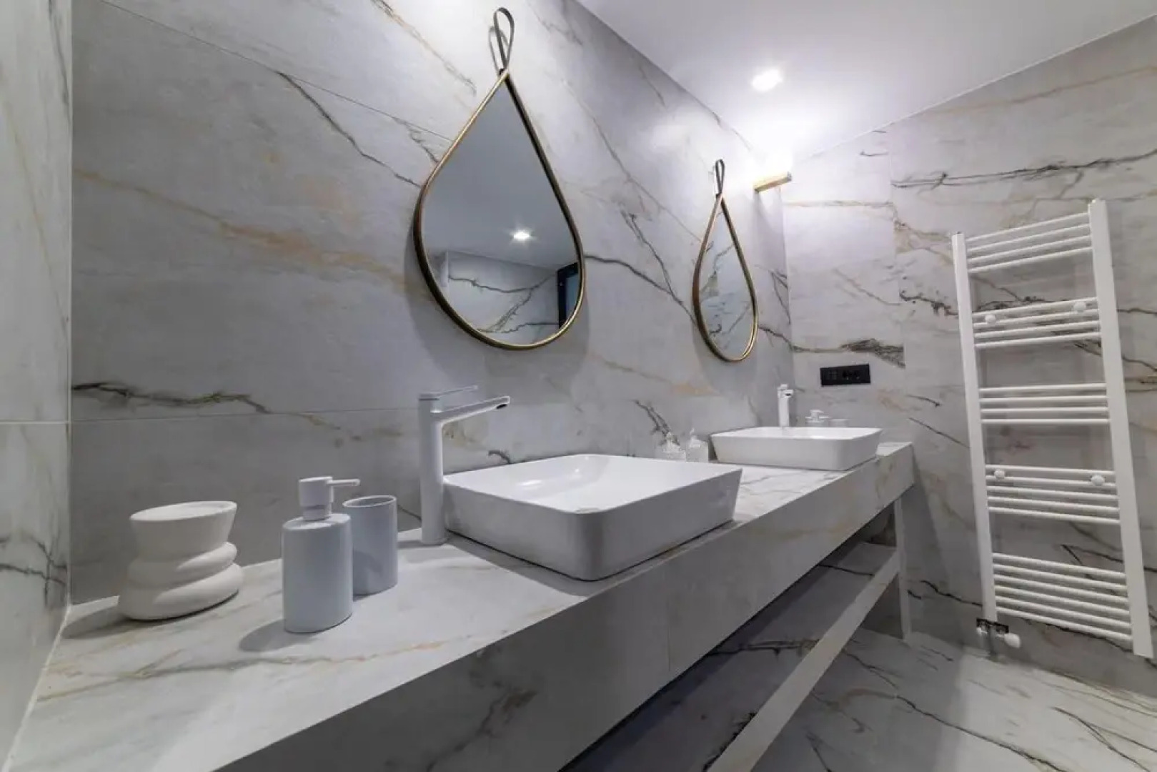 Beautiful 4-bed Villa Ria in Vathianos Kampos