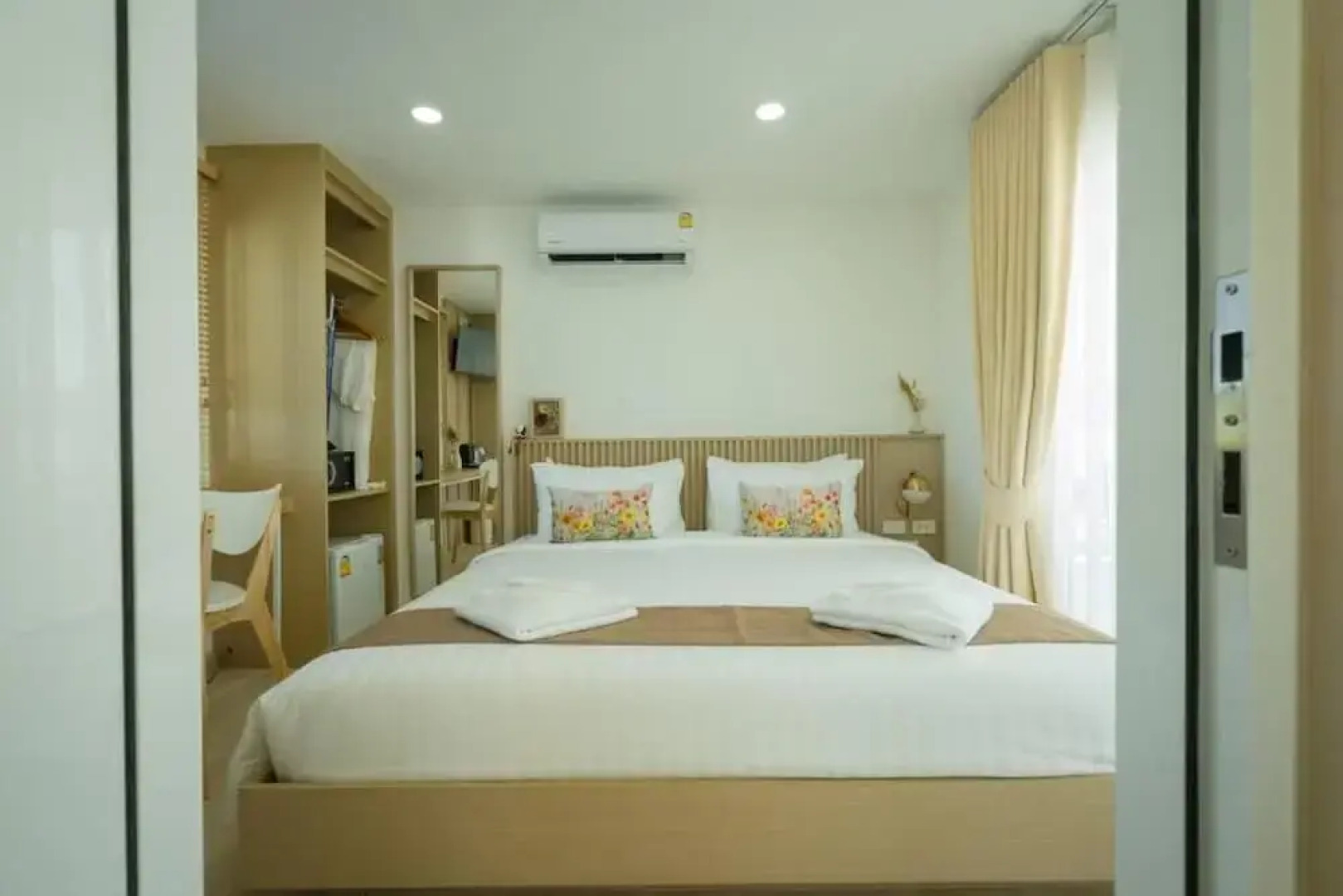 Saksiam Lakeside Resort