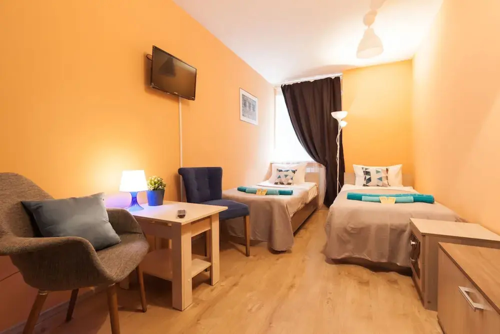 Mini-hotel 12 stuliev
