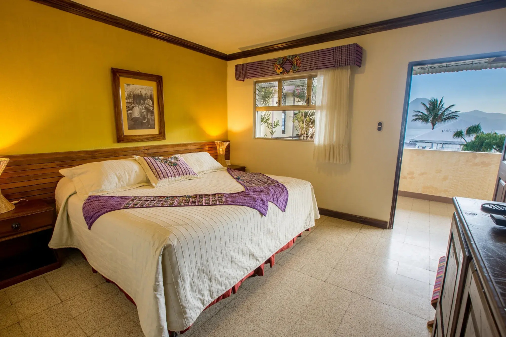 Hotel y Centro de Convenciones Jardines del Lago