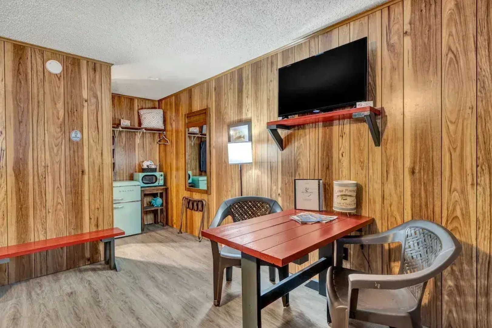 Reel Inn and Lodge