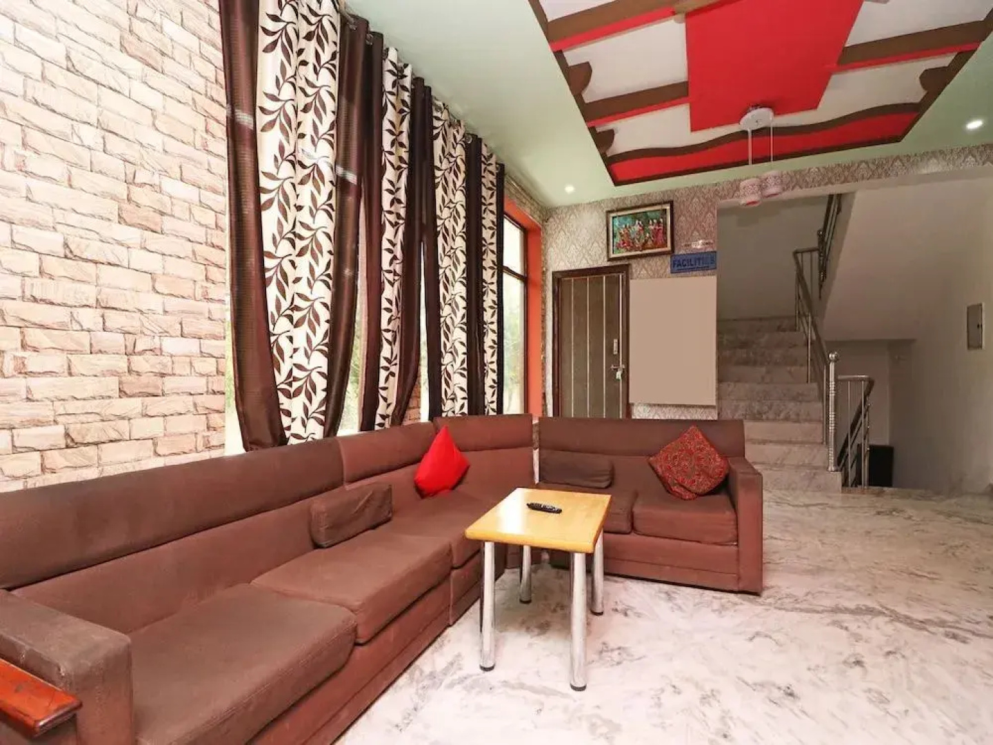 Oyo 22015 Hotel Lakshya Palace