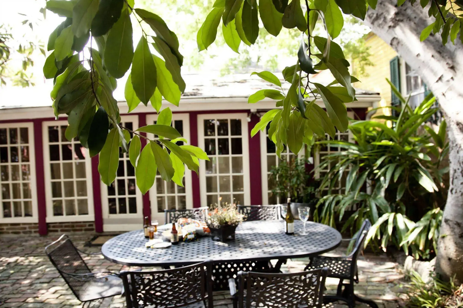 New Orleans Jazz Quarters - The French Quarters Unique Creole Hotel