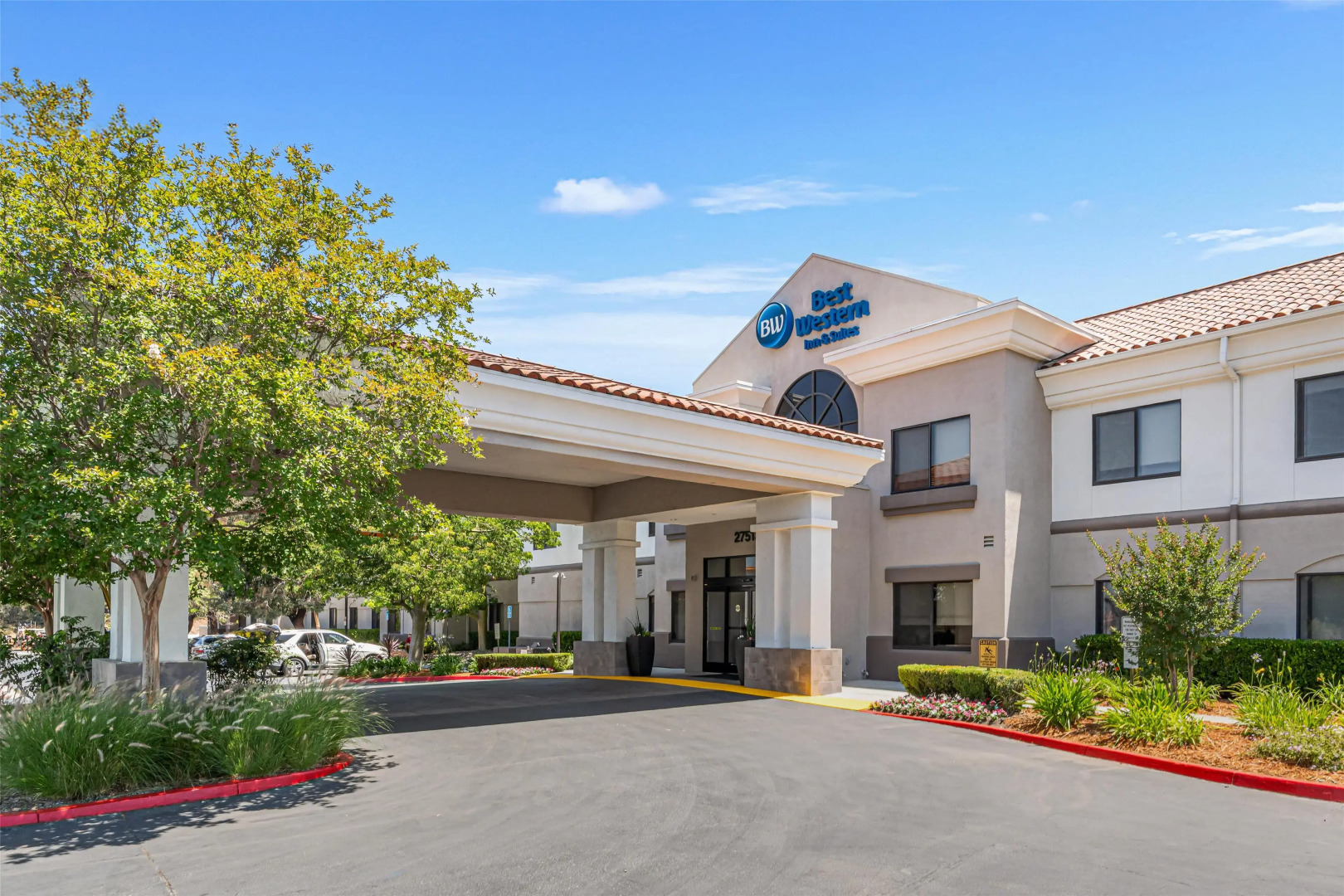 Best Western Valencia/Six Flags Inn & Suites