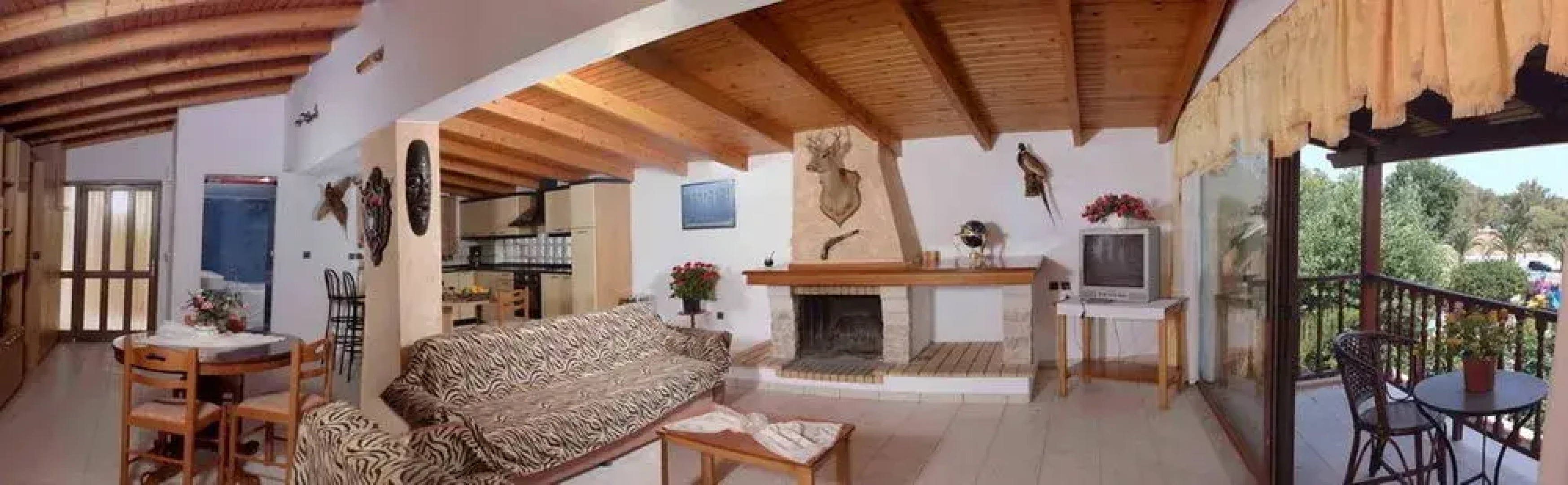 Karavanos Apartments