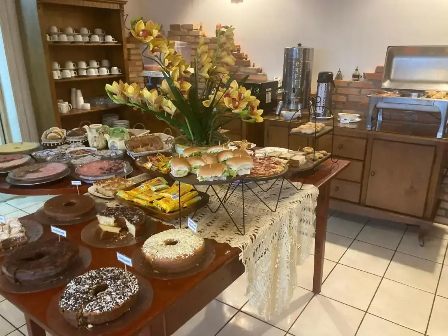 Hotel Senador Distributed By Ameris