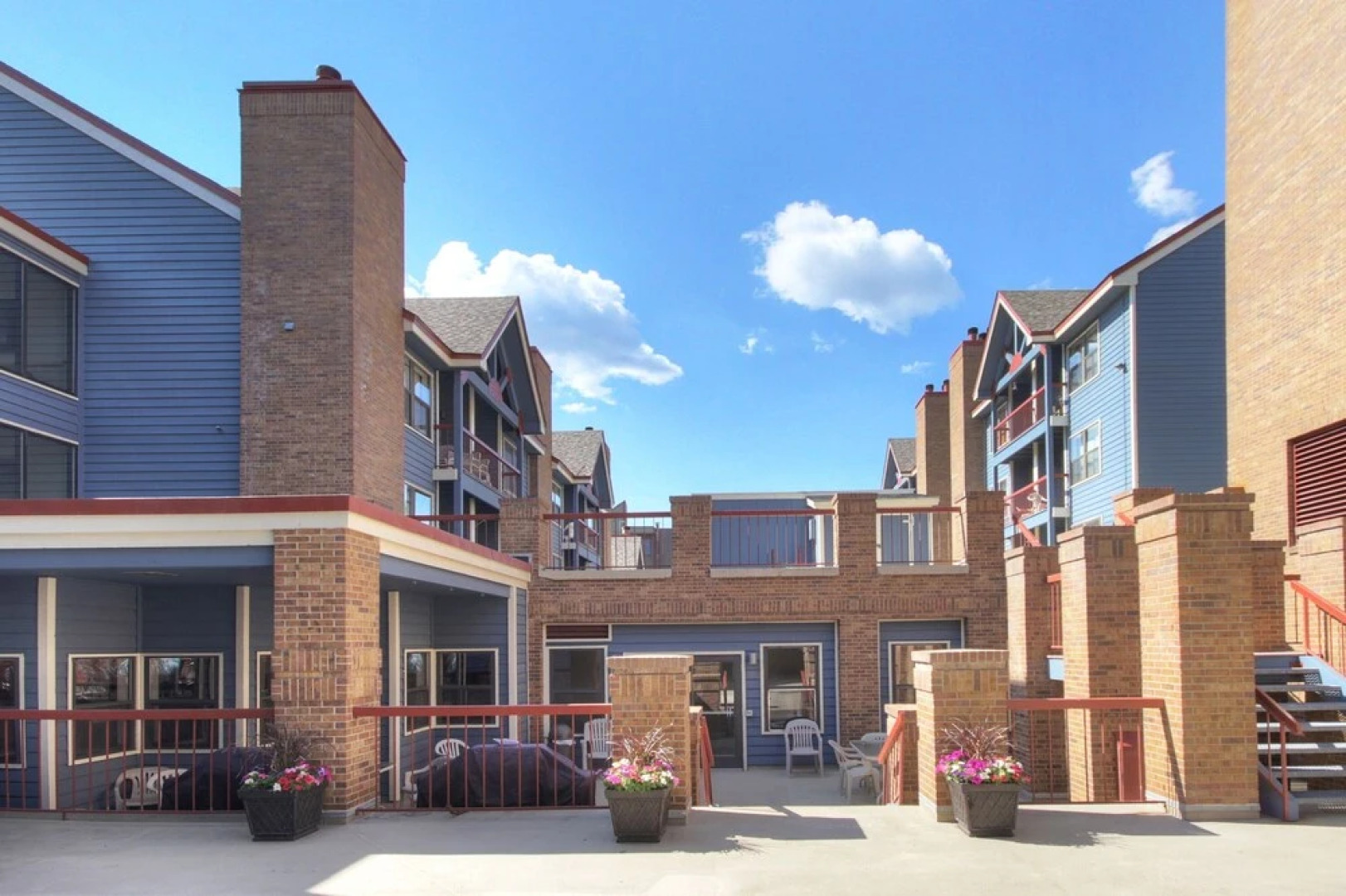 Perfectly Located 2 Story 2br 2ba Close To Lifts + Downtown 1 Bedroom Condo by RedAwning