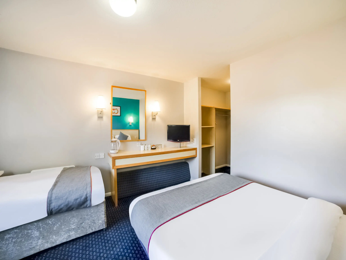 OYO Sunrise Hotel, A46 N Leicester