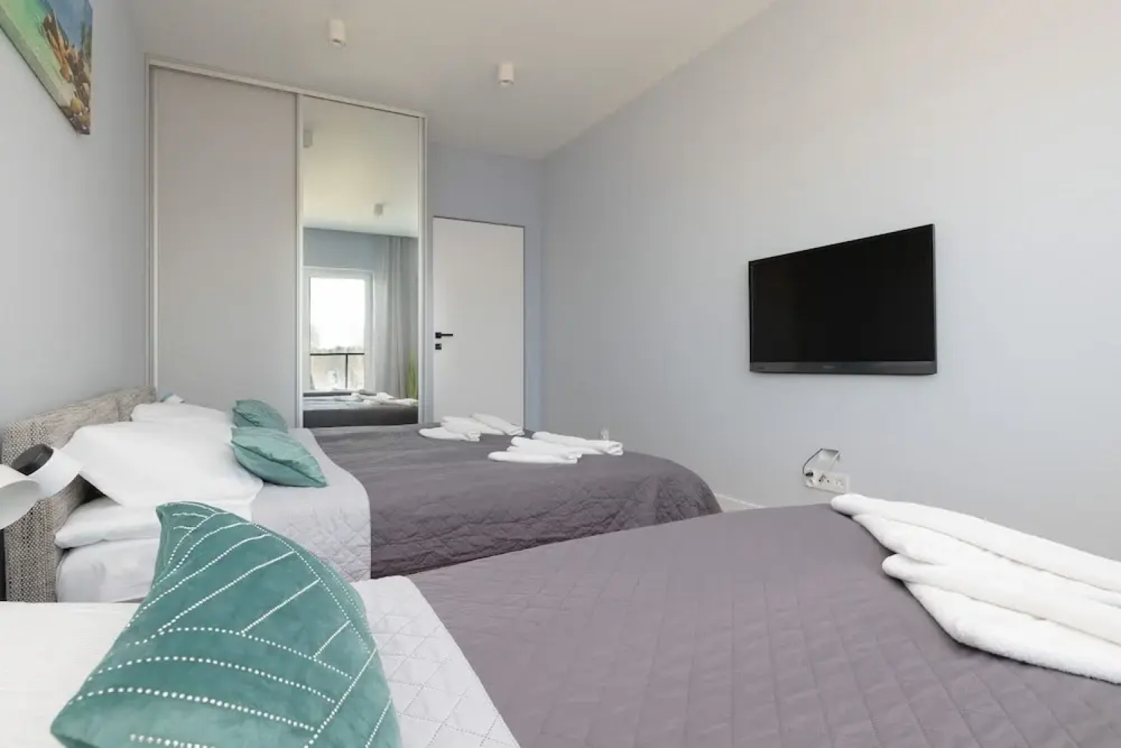 Riverfront Apartment by Renters