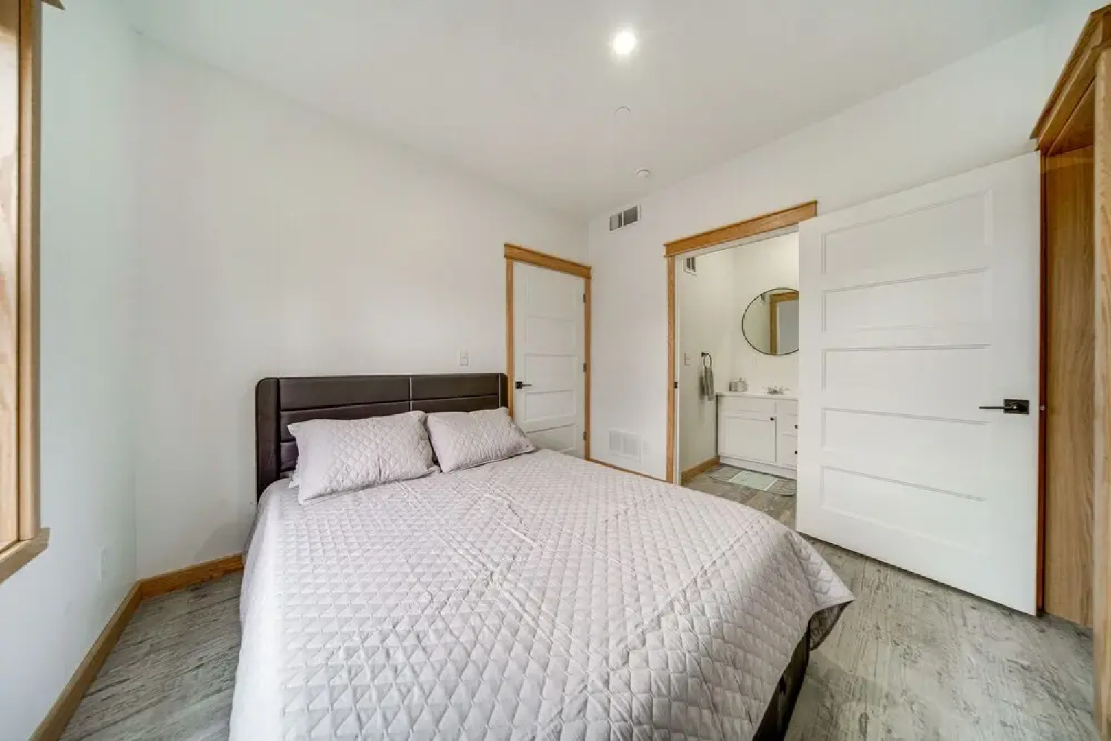 4 Mi to Lake: Golf-view Erie Condo w/ Porch