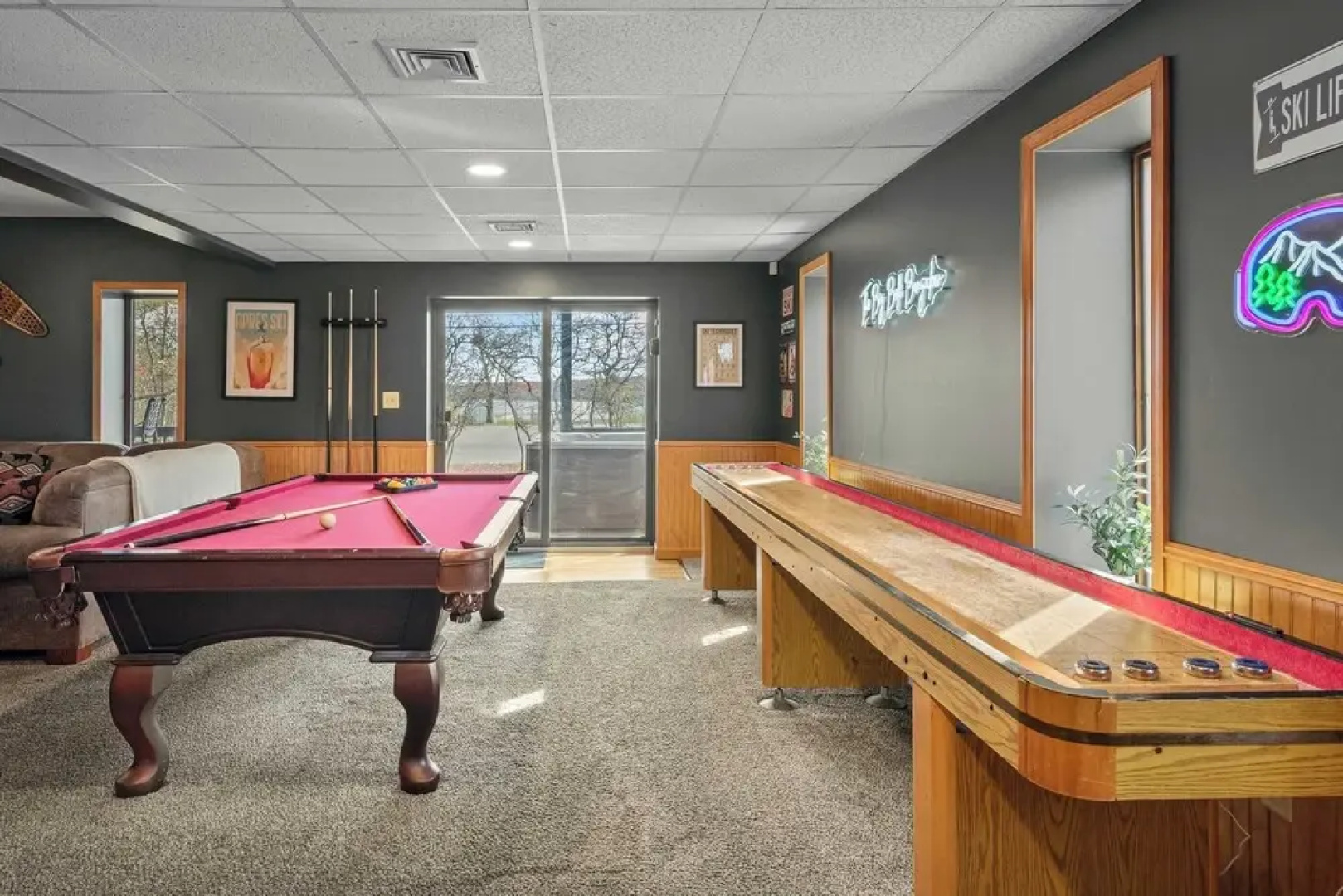 Lake View Chalet by Avantstay Lake Access + Deck