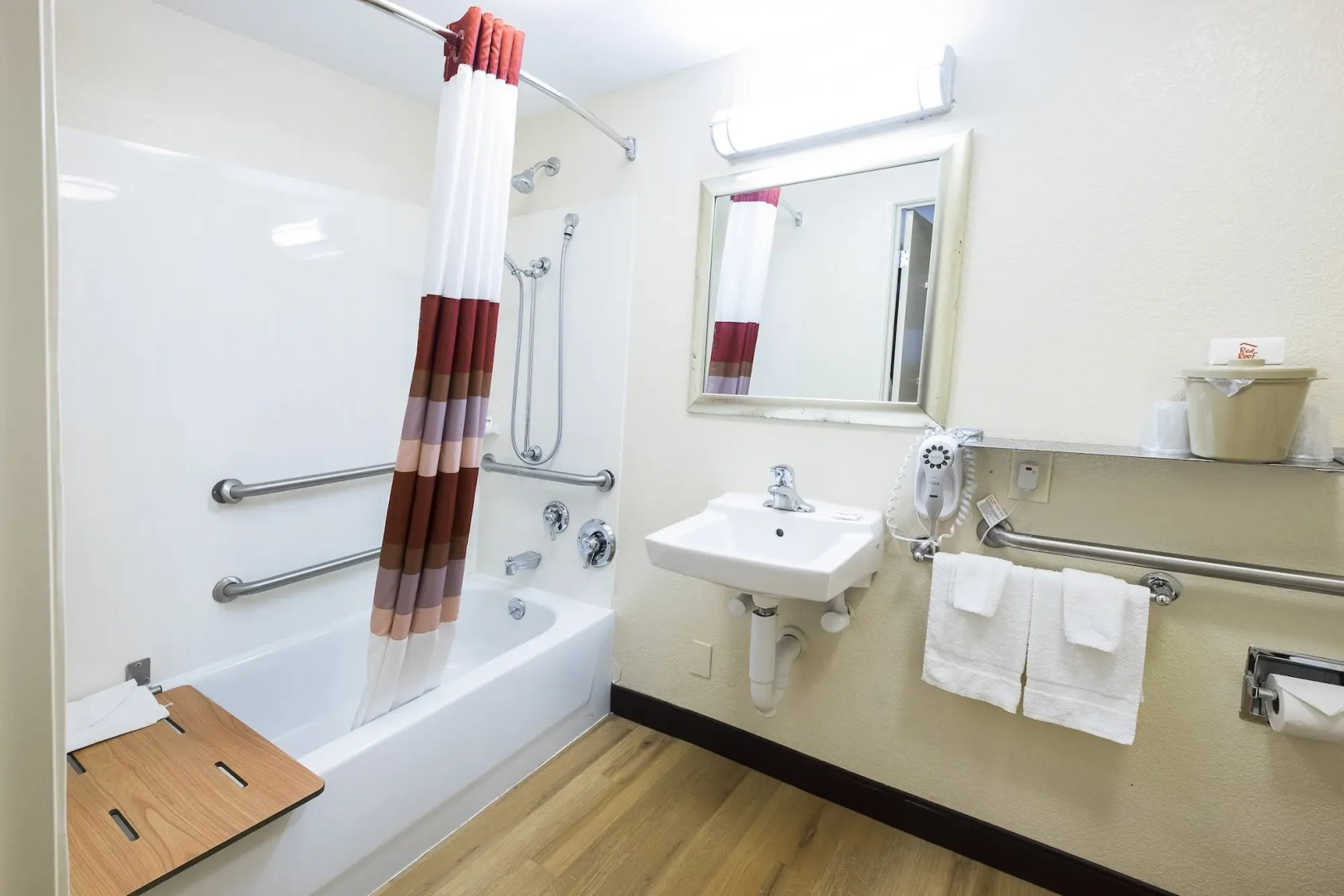 Red Roof Inn Detroit - Royal Oak/ Madison Heights