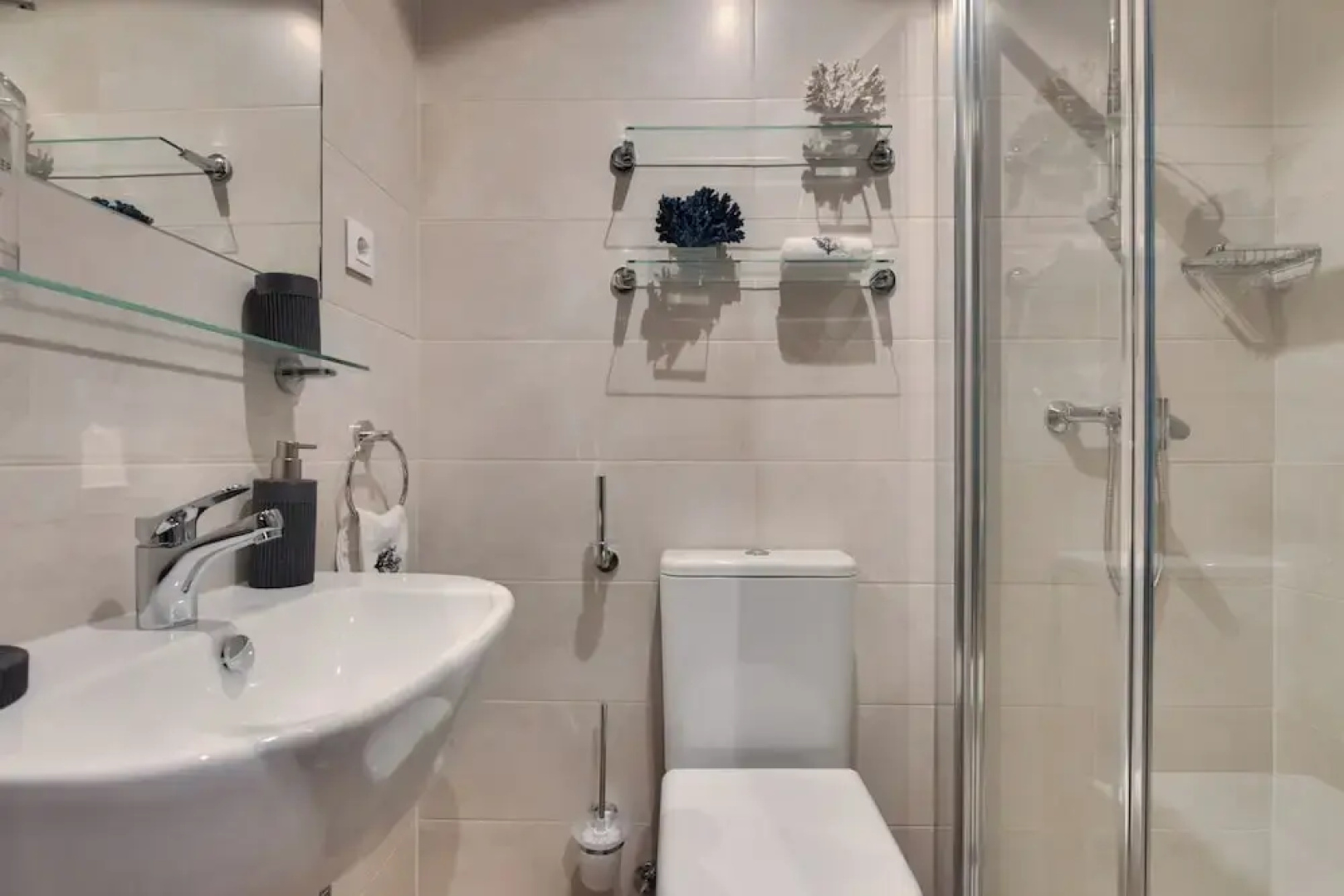 Livensa Living Pamplona Albergue Juvenil