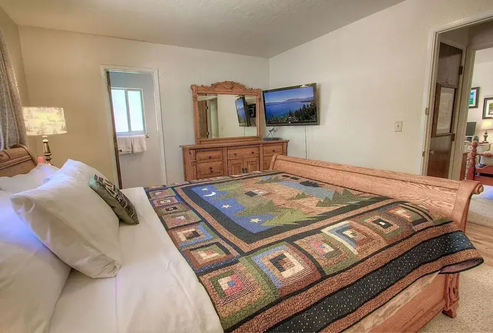 Bowers Mansion 3 Bedroom Home by Redawning