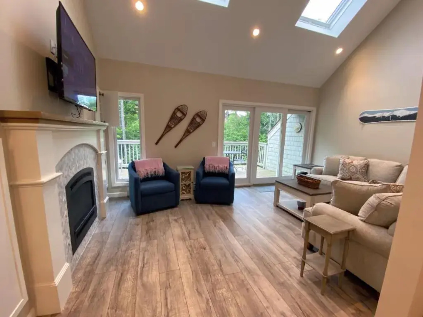 R7 Ski-in Ski-out Bretton Woods Townhome on 2-mile home trail Mt Washington views