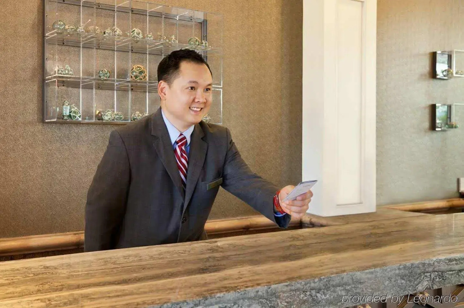 Embassy Suites by Hilton San Francisco Airport Waterfront