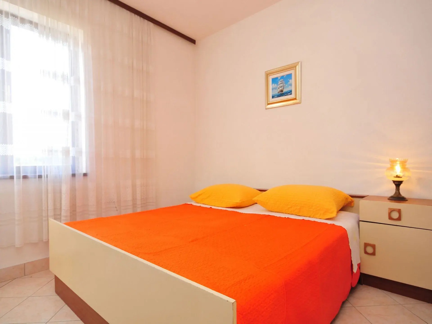 Apartment Mirko - 100m from the sea: A2 Nin, Zadar riviera