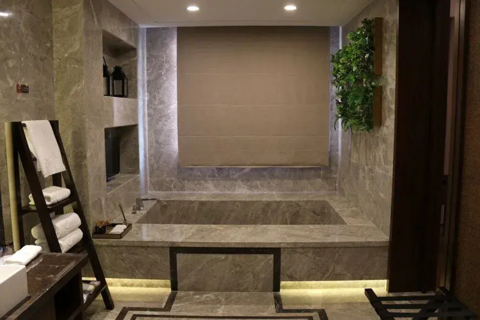 Zhuo Run Hot Spring Jian Guo Hotel