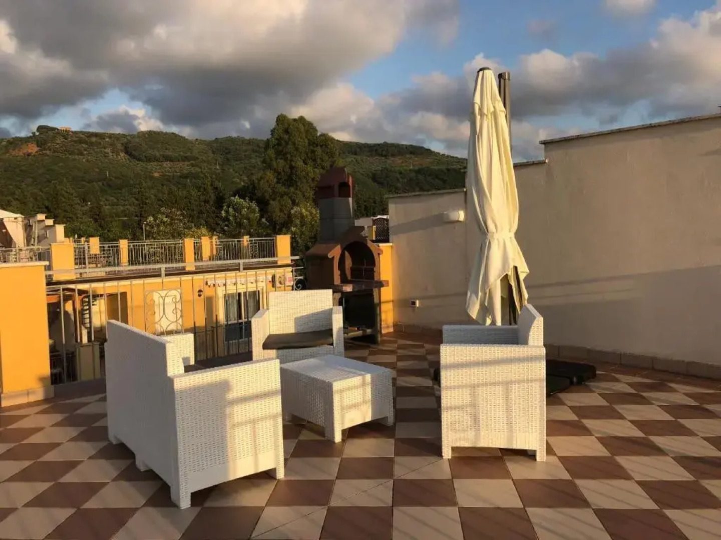 Pizzo Beach Club by Maralp