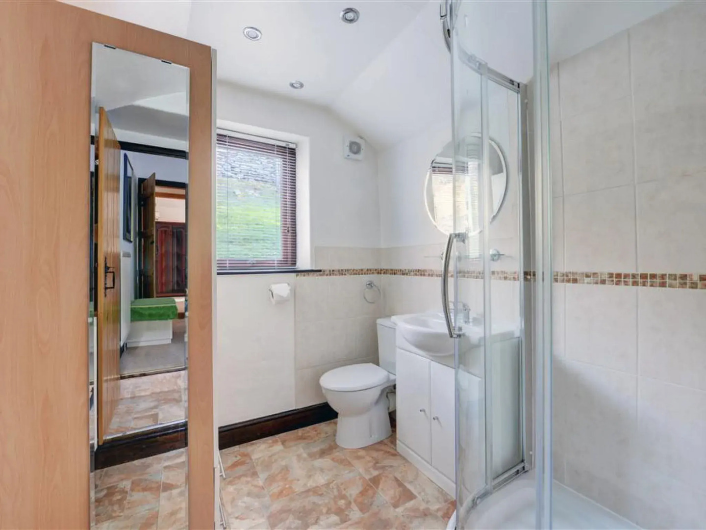 Holiday Home Chapel Tree