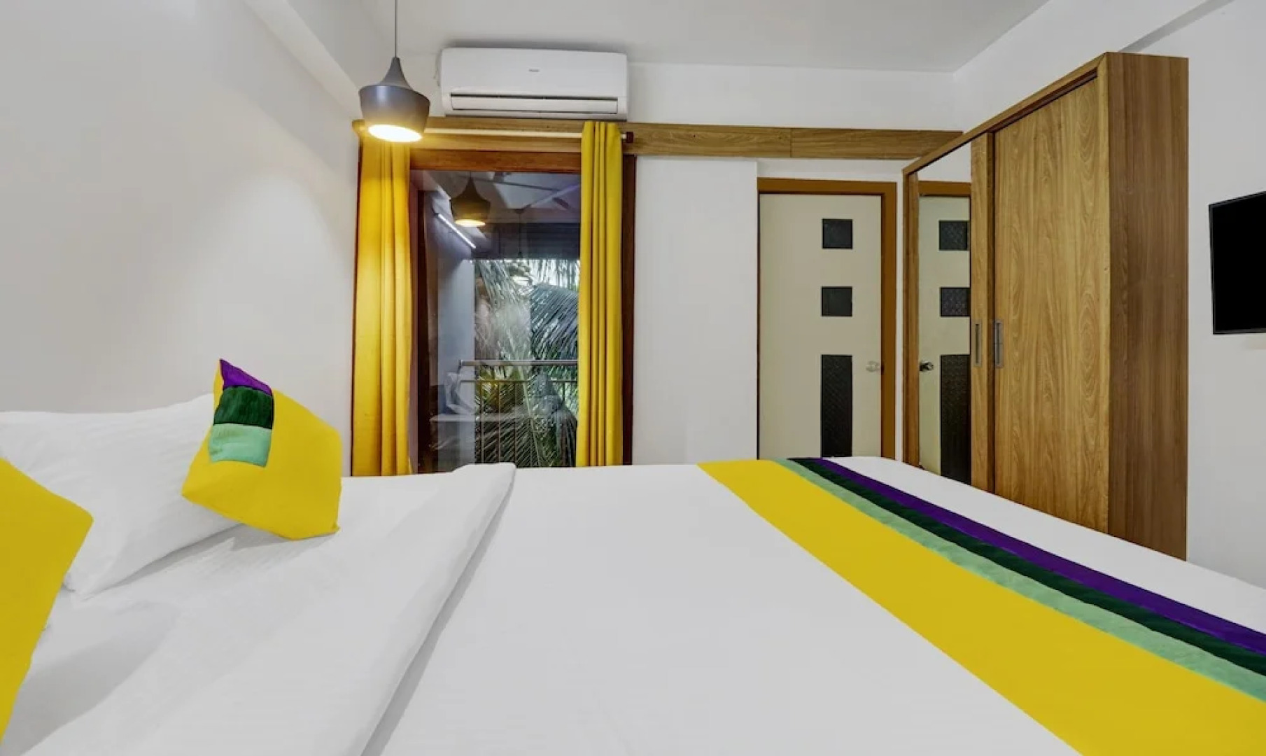 Itsy By Treebo - De Lamar