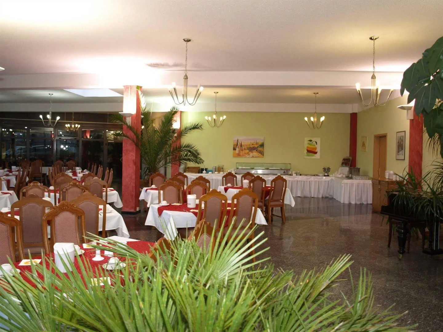 West Hotel an der Sächsischen Weinstrasse