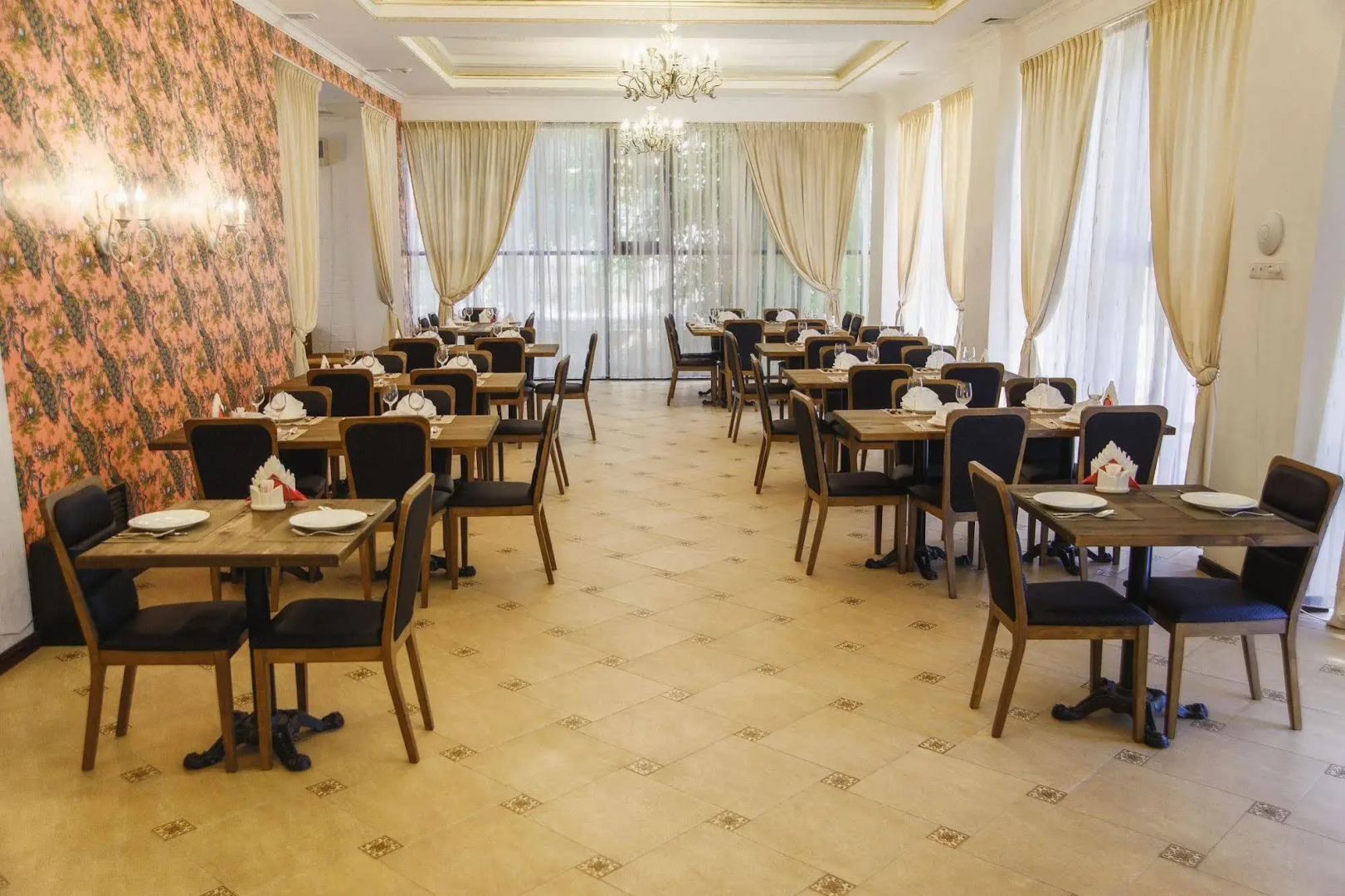 Променад Парк отель