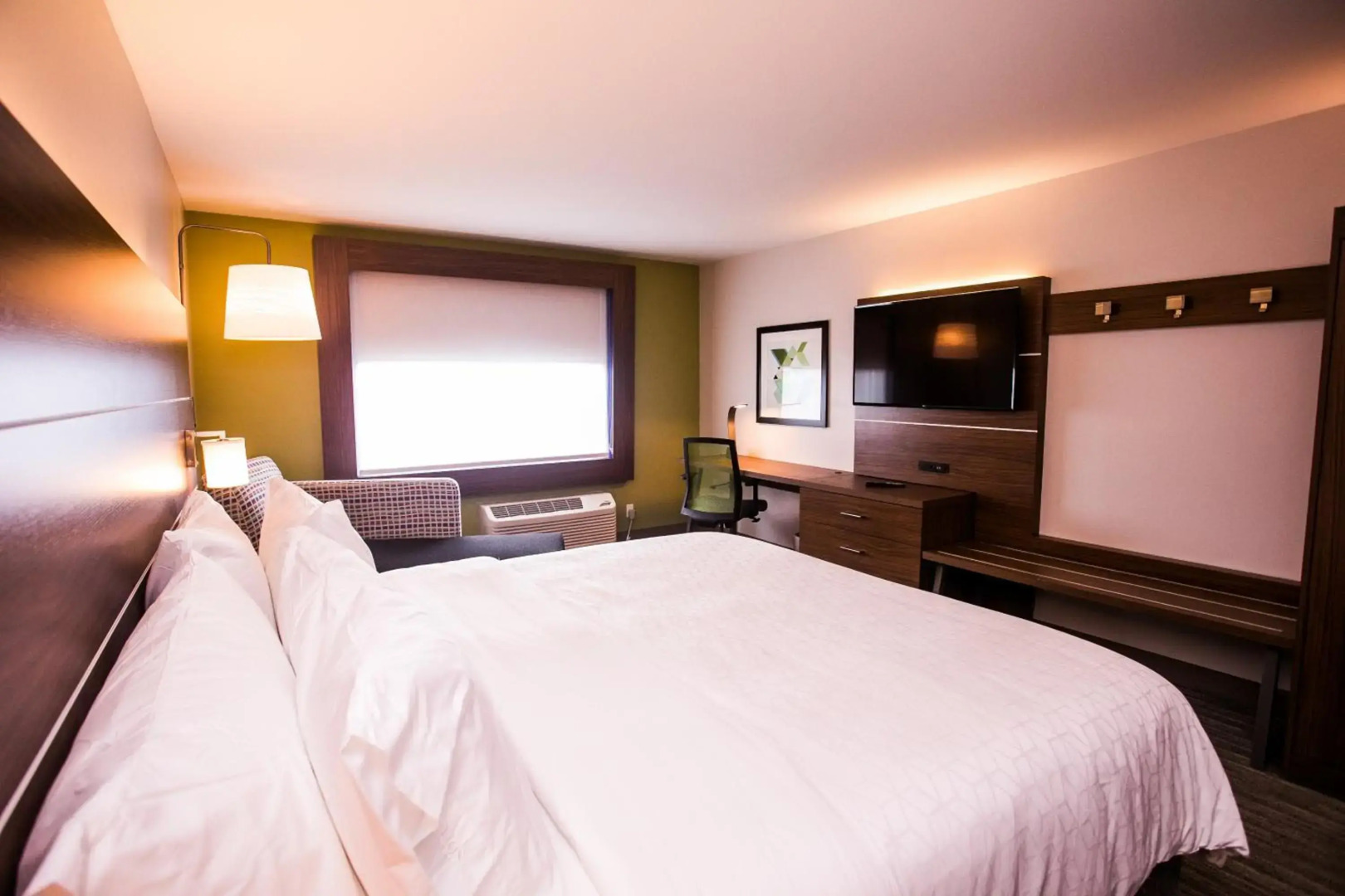 Holiday Inn Express & Suites Rehoboth Beach