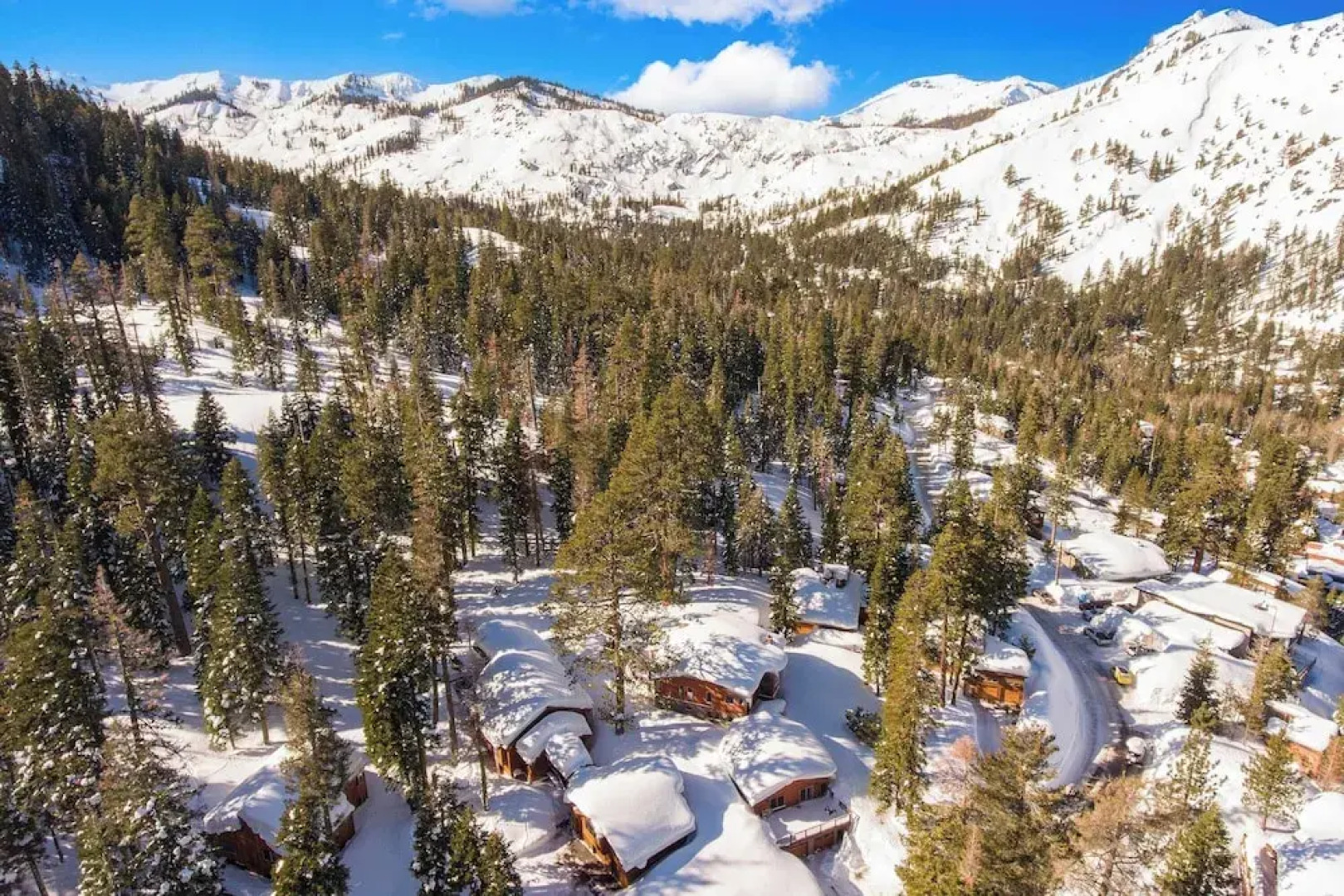 Explorer by Avantstay Close to Slopes! Game Room, Guest Suite, Hot Tub