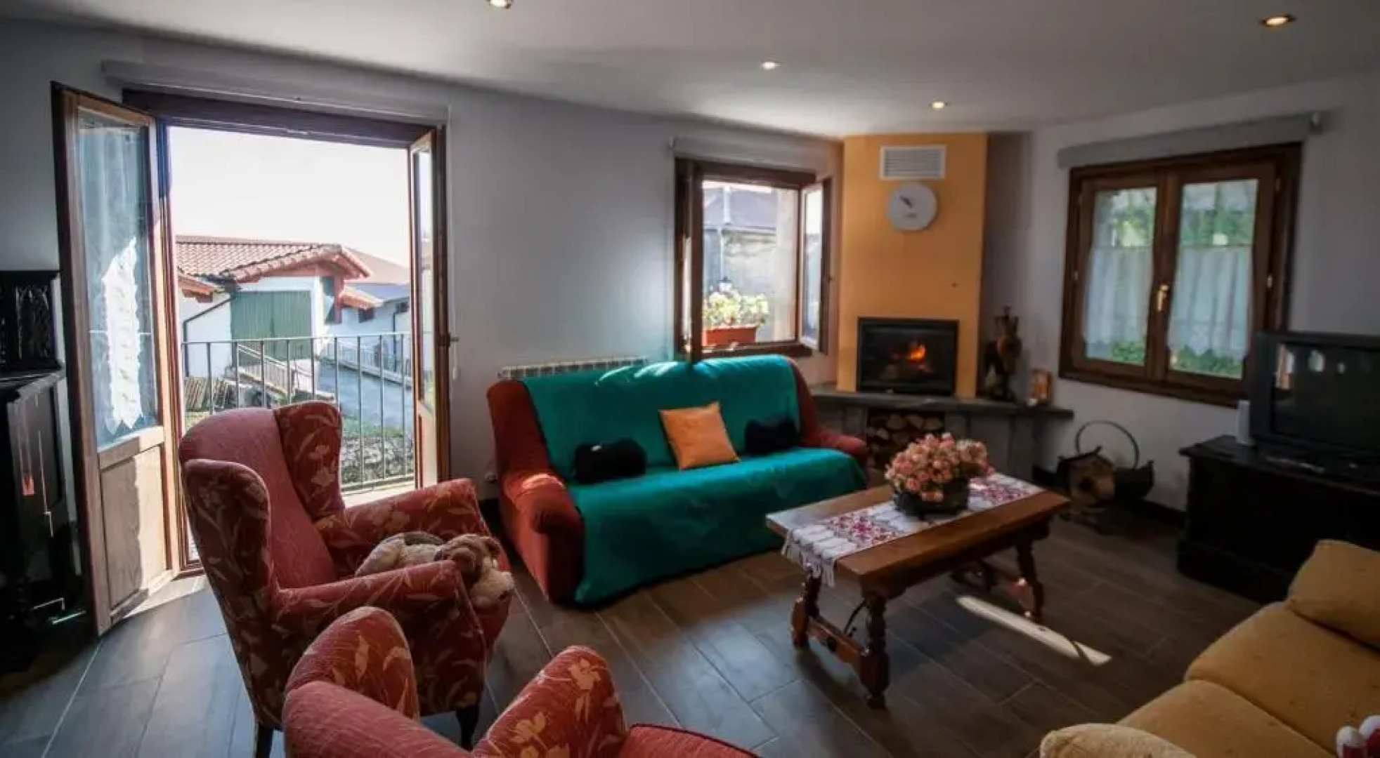 House With 5 Bedrooms in Baráibar, With Wonderful Mountain View, Furni